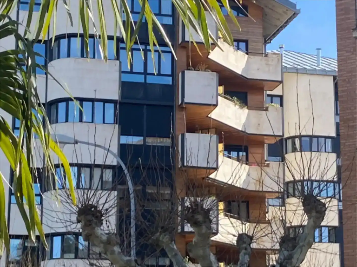 Vista exterior de Pis en venda en Soria Capital  amb Parquet, Traster i Balcó