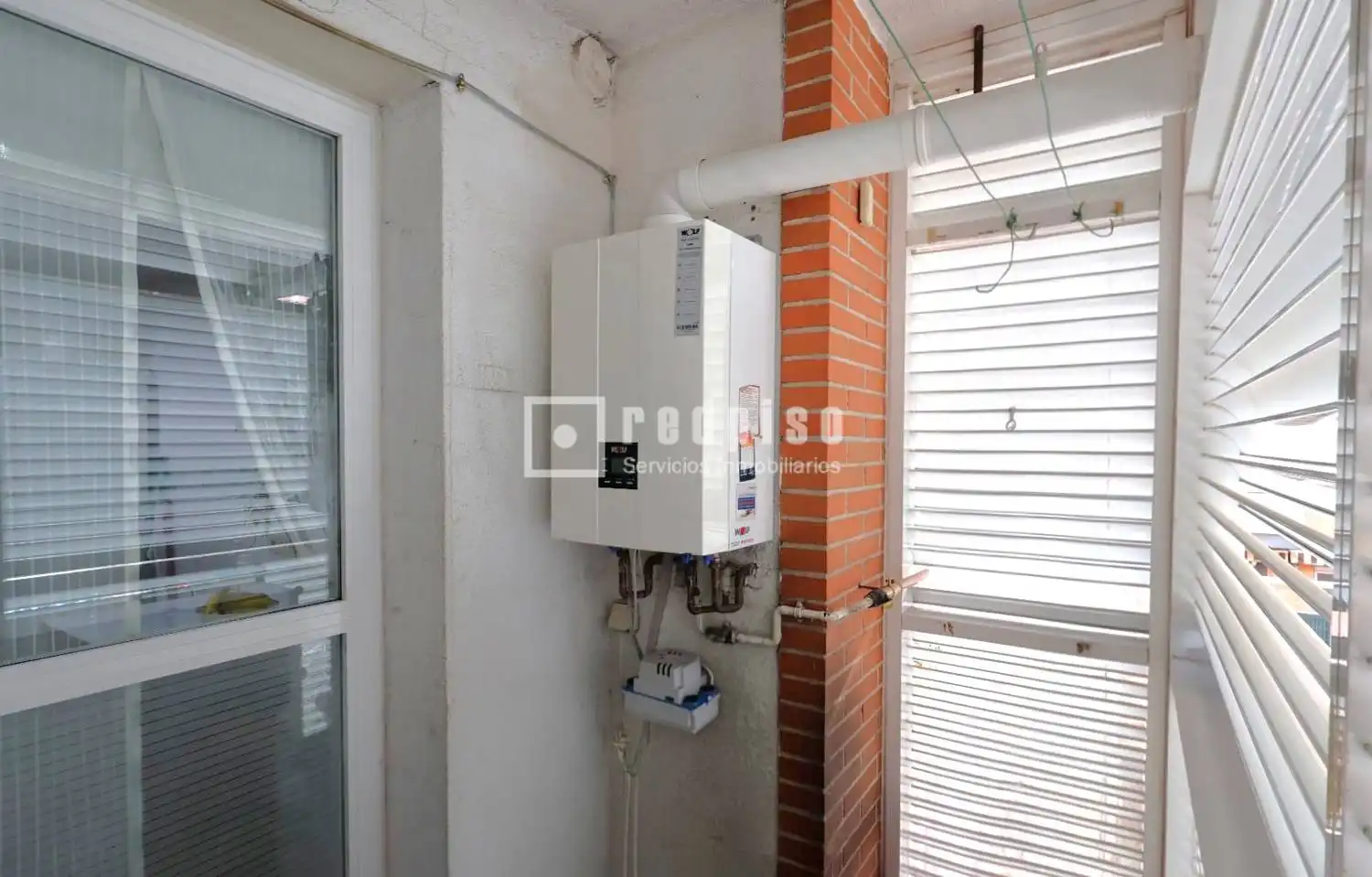 Bedroom of Flat for sale in Madrid  with Air Conditioner, Heating and Private garden
