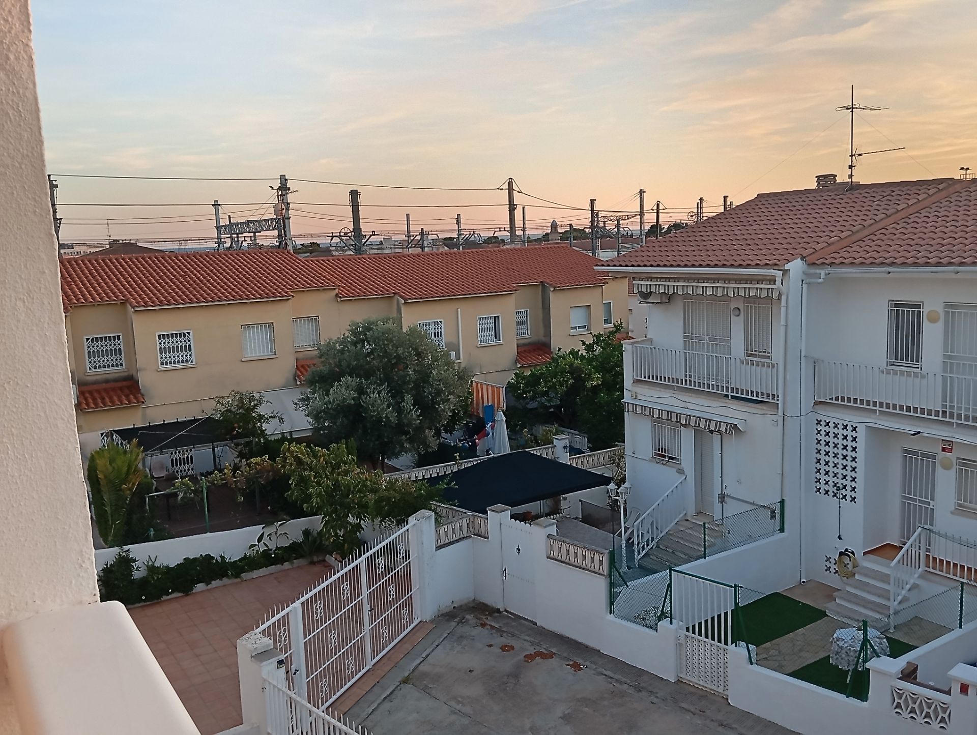 Exterior view of Single-family semi-detached to rent in El Vendrell  with Air Conditioner, Heating and Private garden