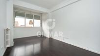 Bedroom of Flat for sale in  Madrid Capital  with Air Conditioner