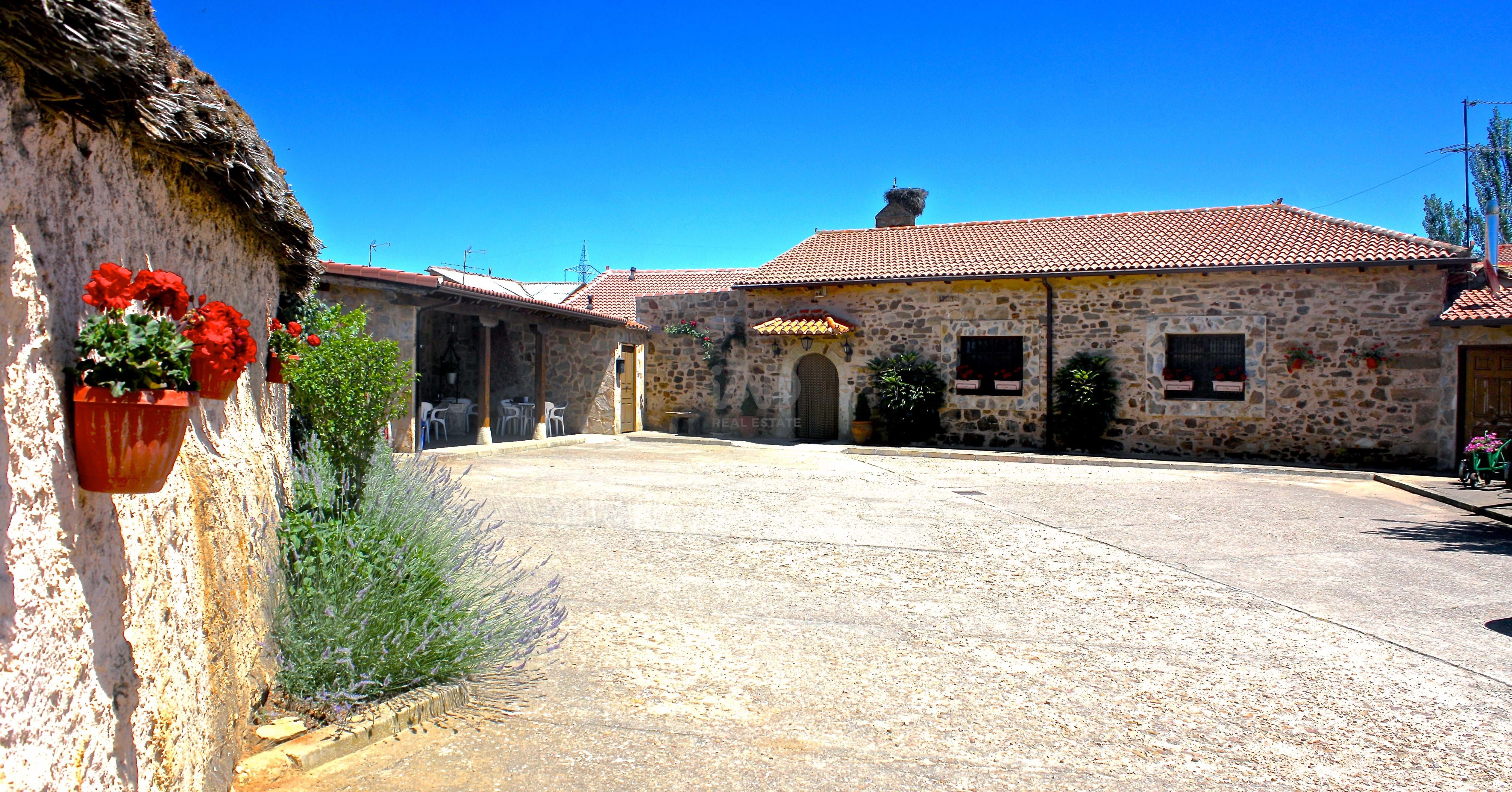 Außenansicht von Geschaftsraum zum verkauf in Astorga