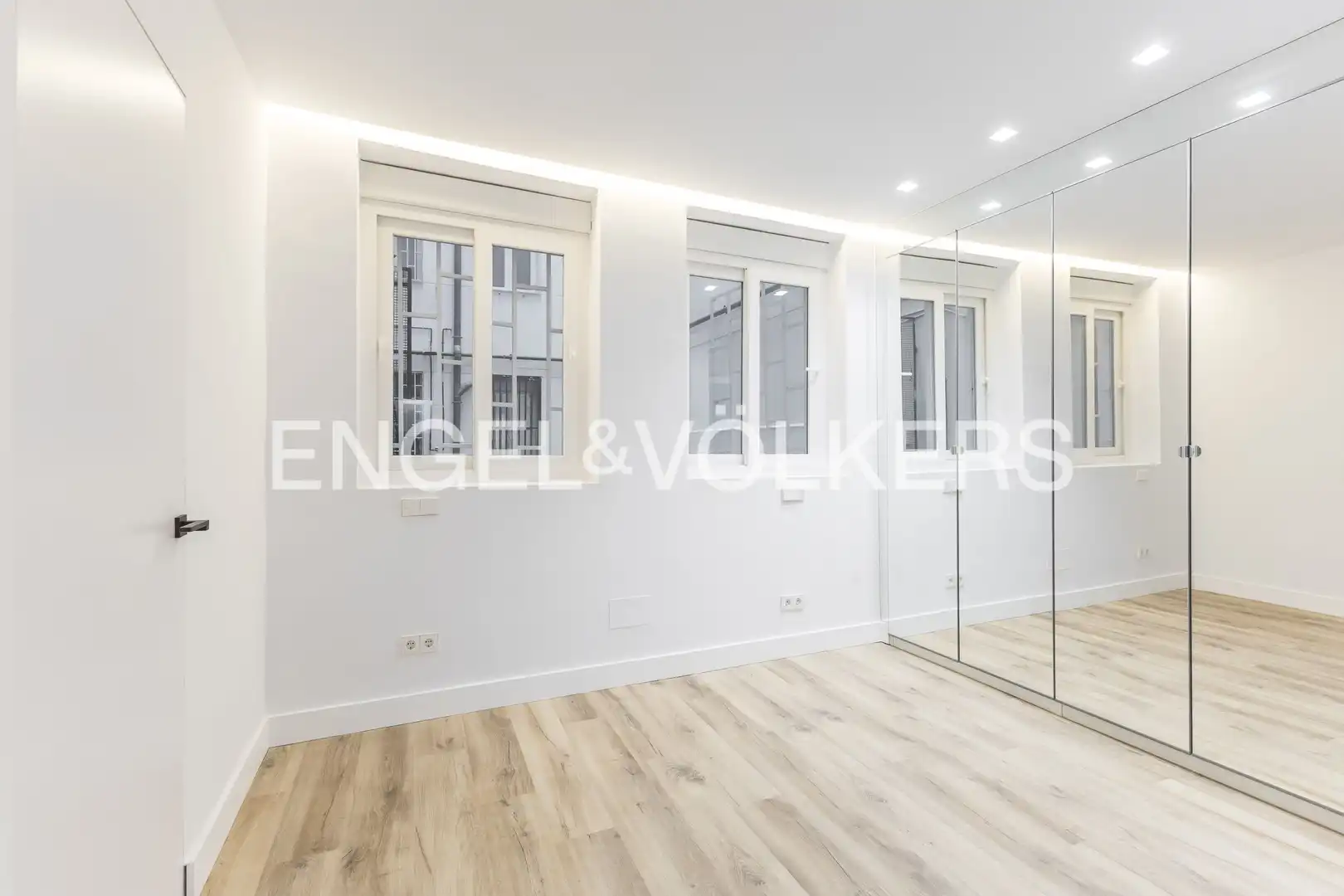 Außenansicht von Wohnung zum Verkauf in Madrid mit Heizung und Möbliert