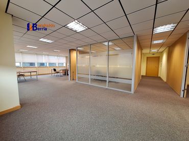Bureau avec ascenseur à louer à Landabarri Bidea