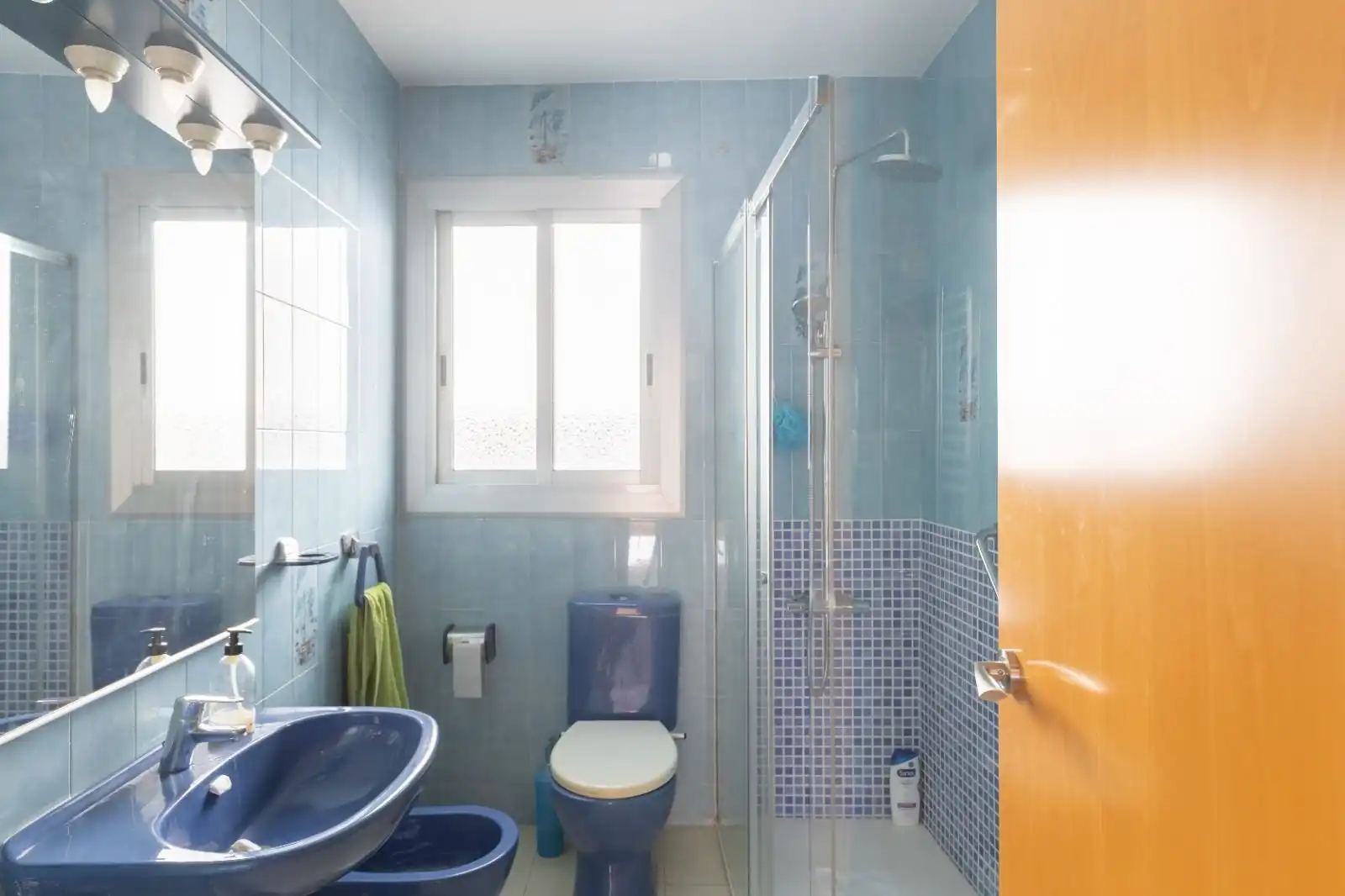 Baño de Piso en venta en Badalona con Calefacción