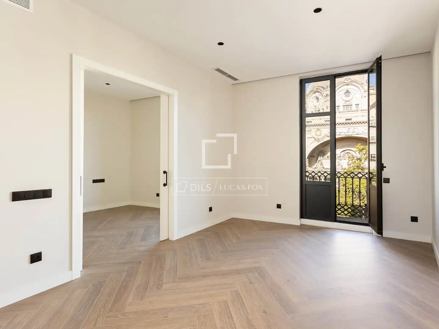 Flat for sale in Barcelona  with Air Conditioner, Heating and Parquet flooring