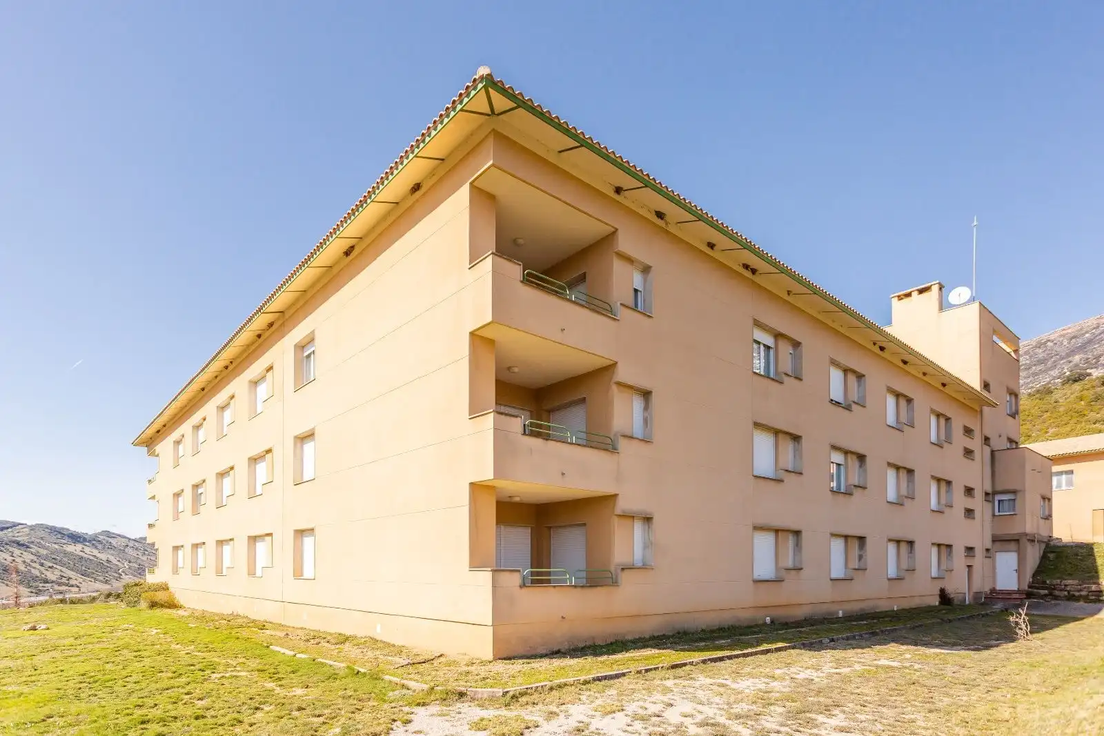 Außenansicht von Gebäude zur Miete in Yesa