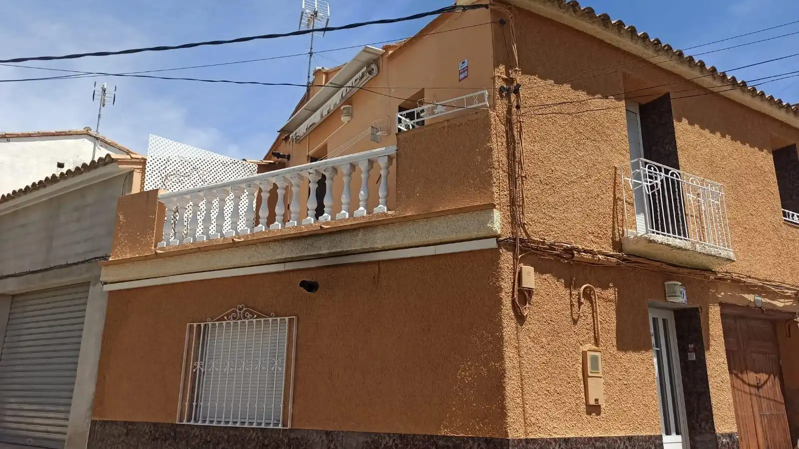 Außenansicht von Haus oder Chalet zum Verkauf in Siete Aguas mit Heizung, Terrasse und Möbliert