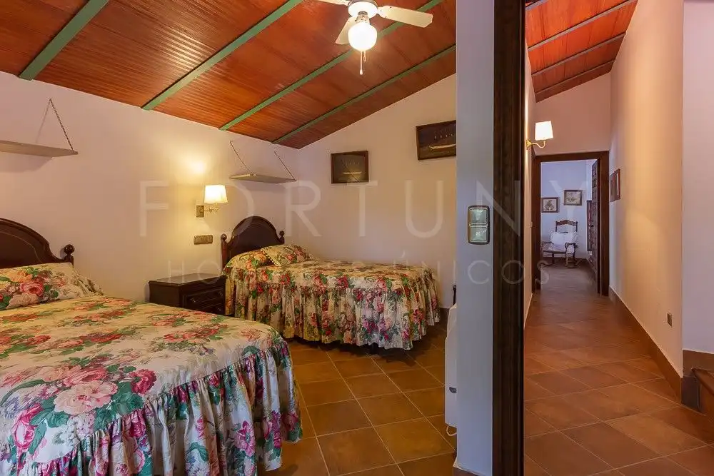 Dormitori de Finca rústica en venda en Archidona amb Calefacció, Jardí privat i Terrassa
