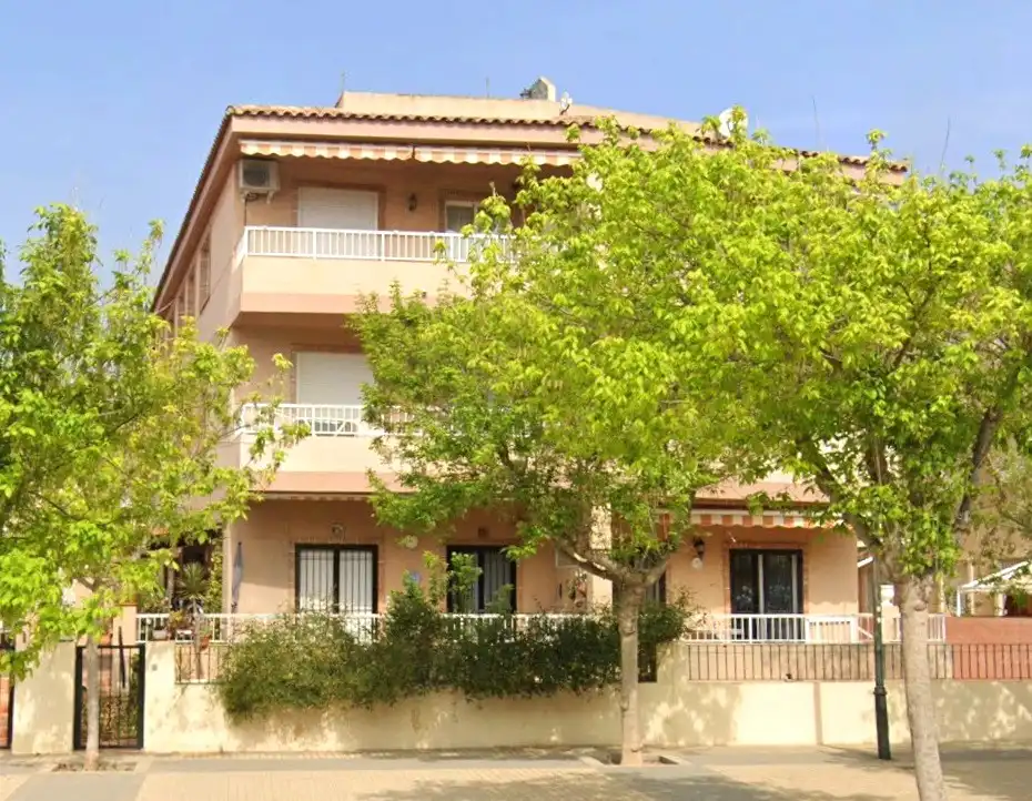 Vista exterior de Piso en venta en Puçol