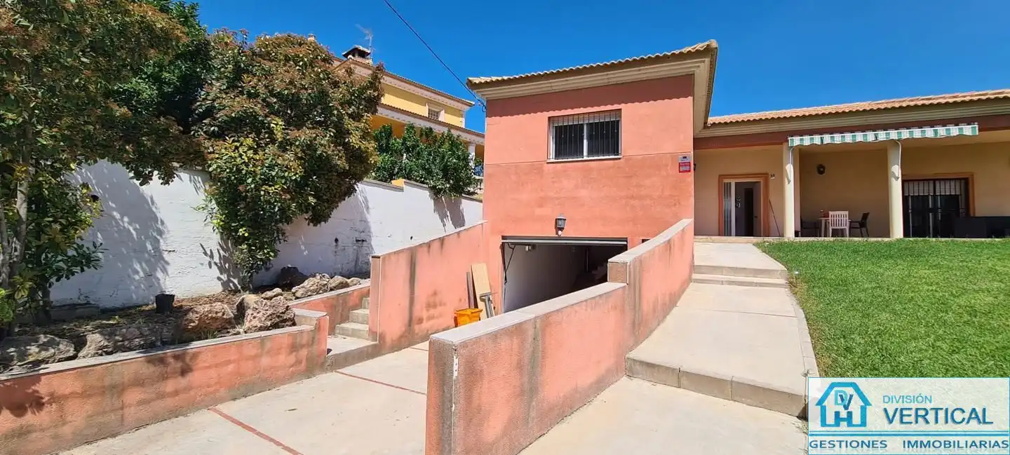 Exterior view of Houses for rent in Riba-roja de Túria  with Air Conditioner, Private garden and Swimming Pool