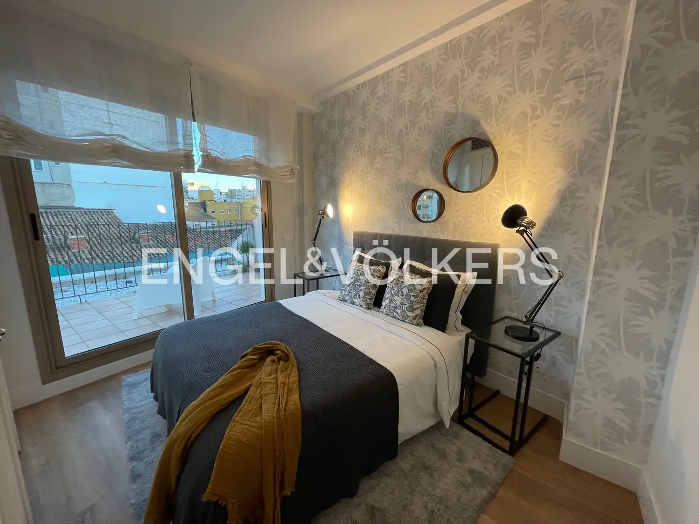Schlafzimmer von Wohnung zur Miete in Valencia mit Klimaanlage, Heizung und Privatgarten