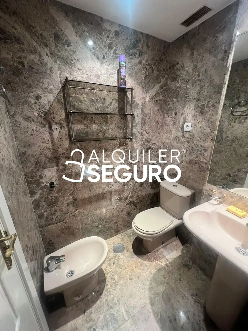 Bathroom of Flat for rent in Arganda del Rey  with Air Conditioner, Swimming Pool and Furnished