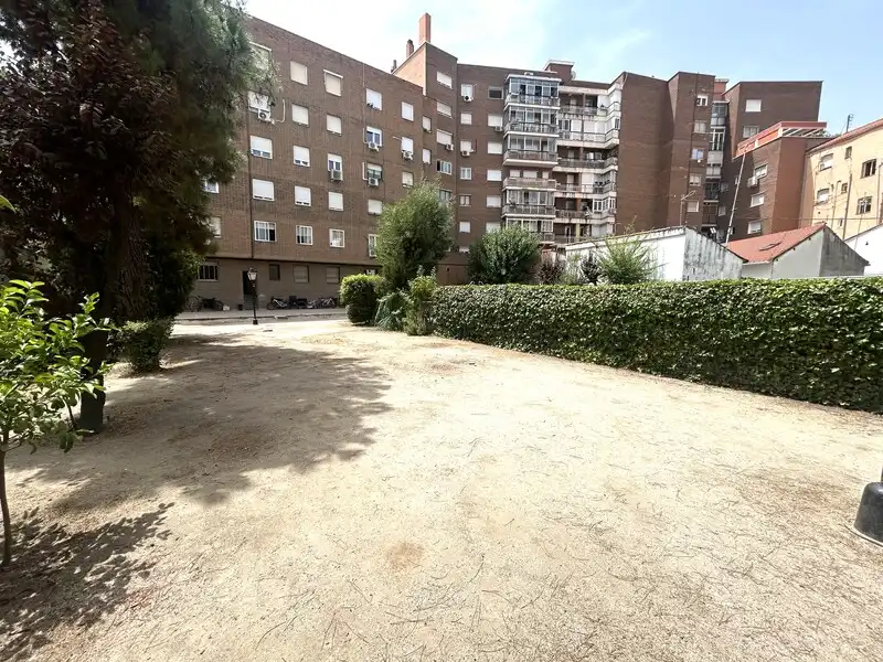 Aparcament de Pis en venda en Madrid amb Calefacció i Piscina