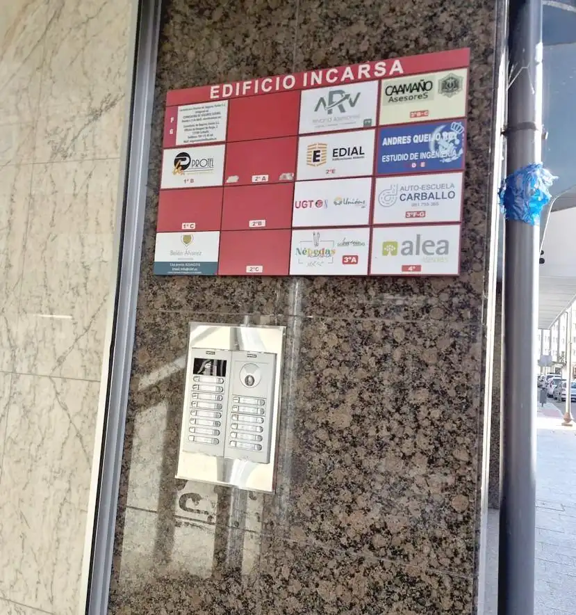 Parking de Oficina en venta en Carballo