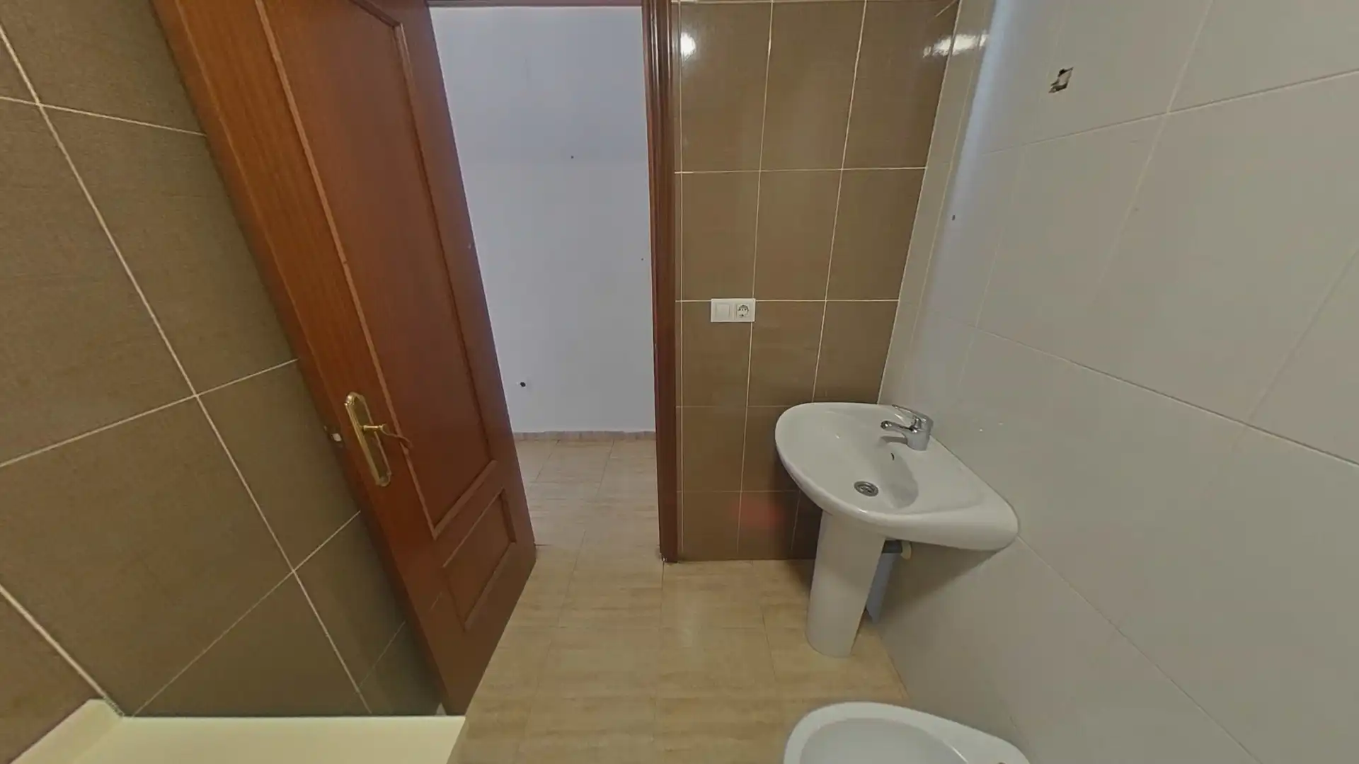 Bathroom of Flat for sale in Lepe