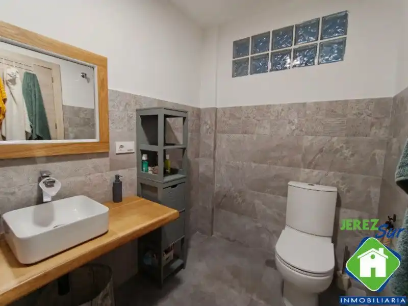 Bathroom of Flat for rent in Jerez de la Frontera  with Air Conditioner, Heating and Terrace