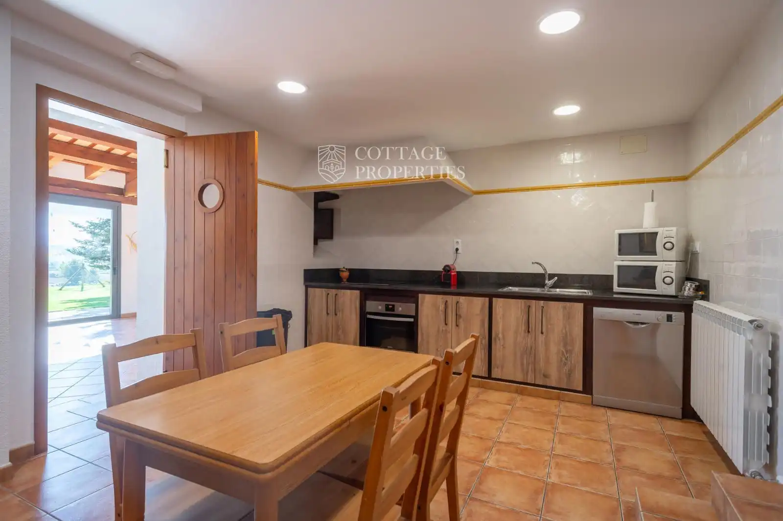 Cocina de Finca rústica en venta en Torelló con Terraza y Amueblado