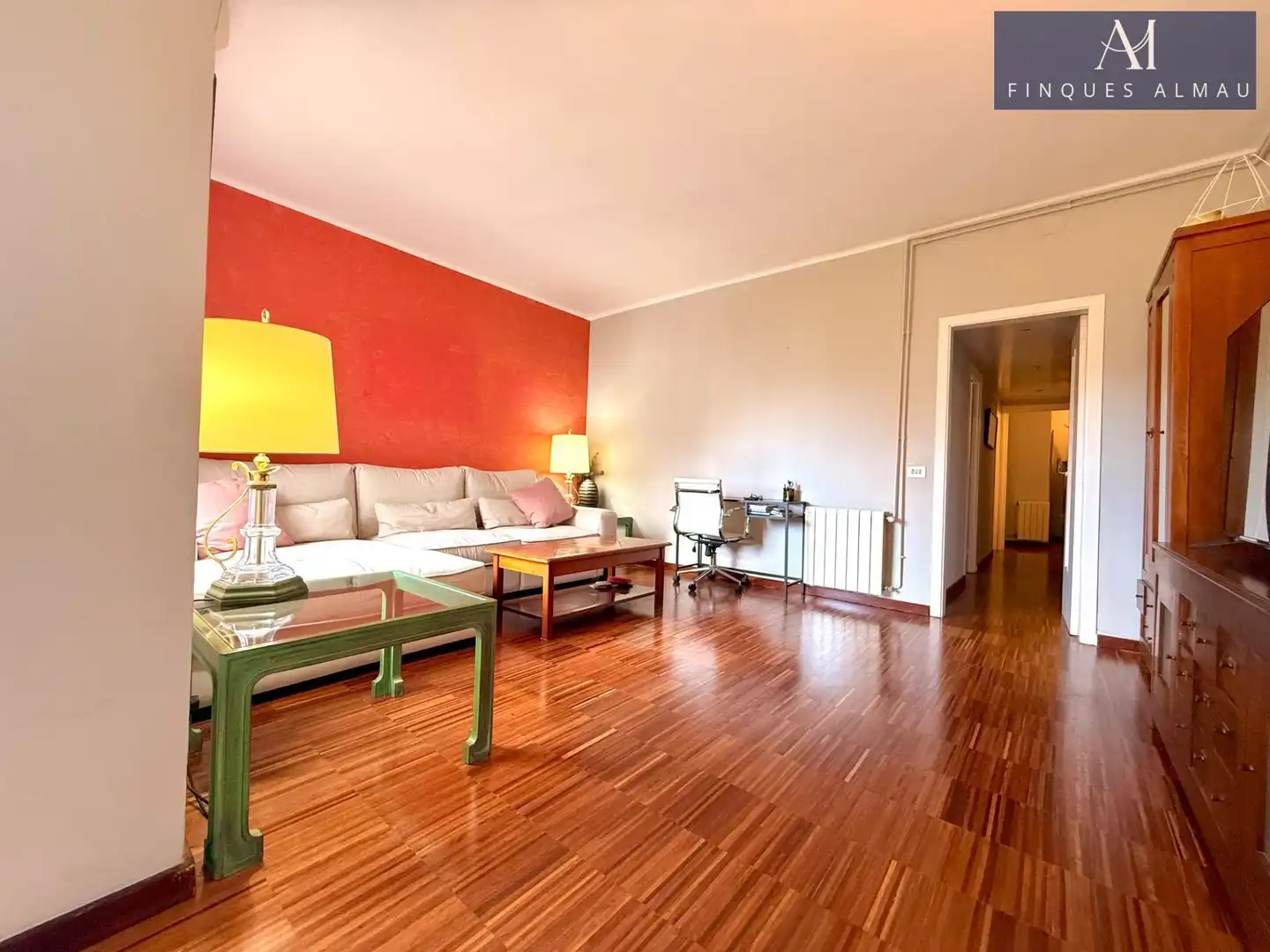Sala d'estar de Pis en venda en Barcelona amb Aire condicionat, Calefacció i Parquet