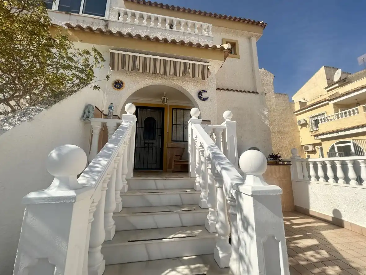 Casa o xalet de lloguer en Alicante / Alacant amb Calefacció, Terrassa i Piscina