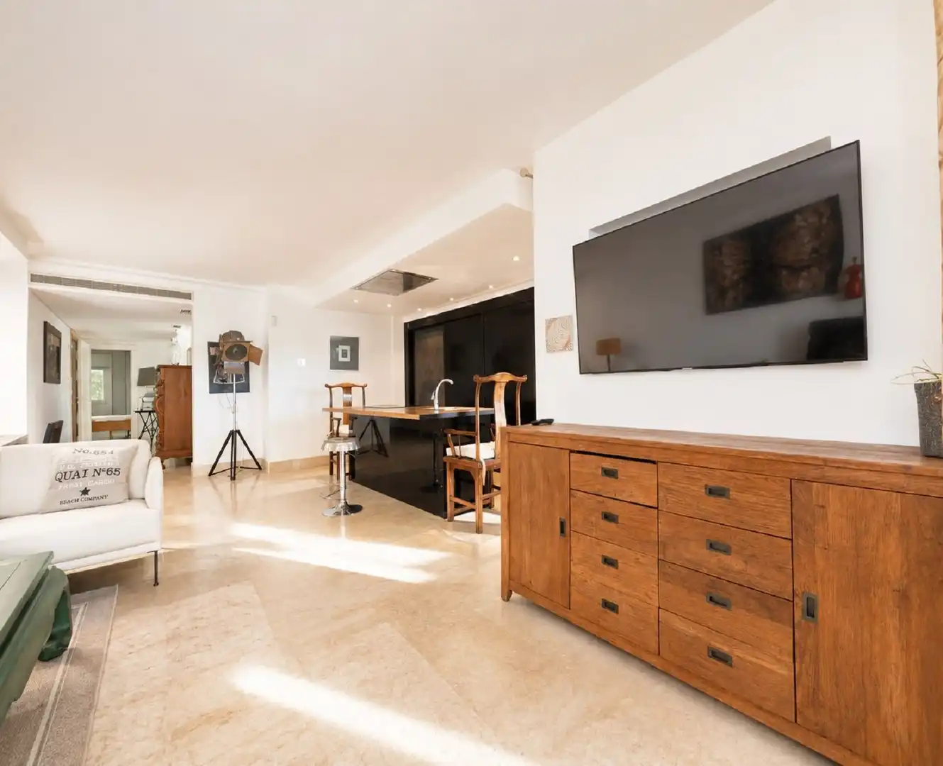 Sala d'estar de Apartament en venda en Marbella amb Aire condicionat, Jardí privat i Terrassa