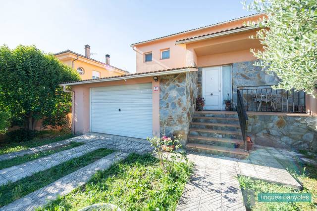 Casa-chalet en Venta en Fontcoberta