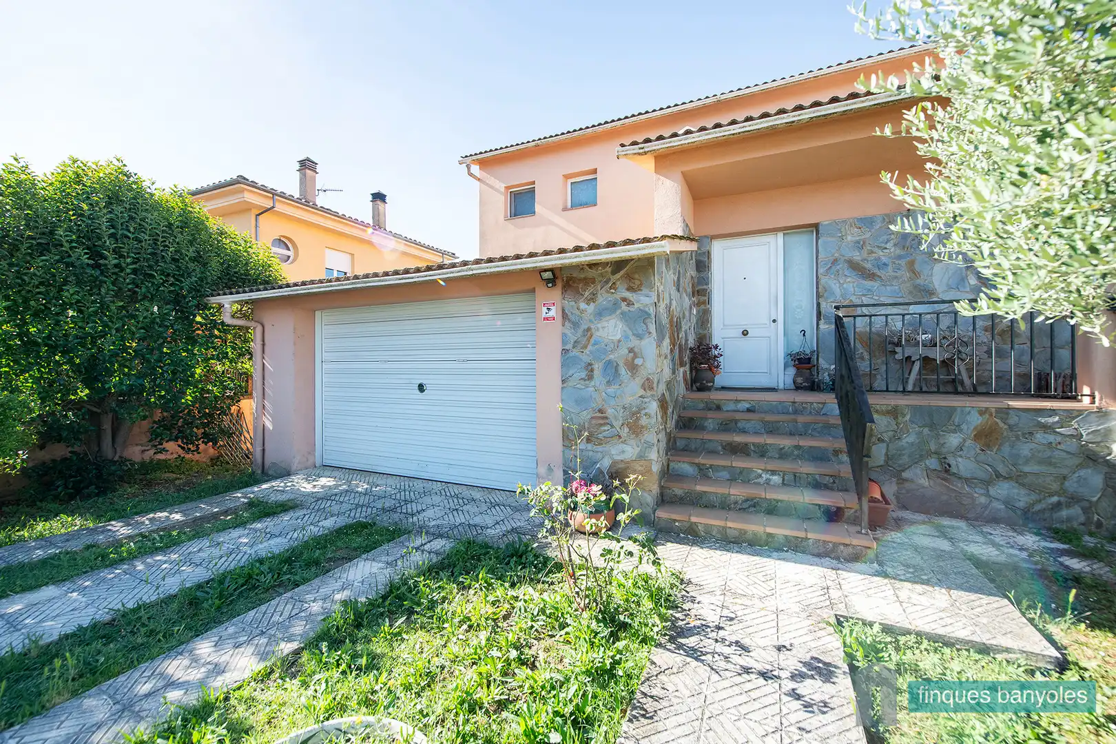 Exterior view of Houses for sale in Fontcoberta  with Air Conditioner, Private garden and Terrace