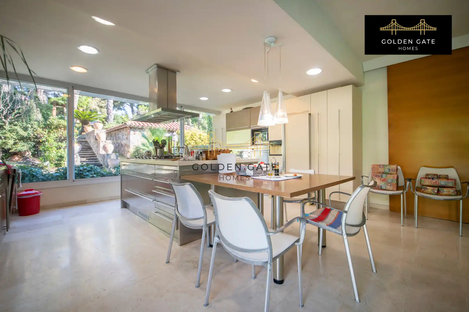 Cocina de Casa o chalet en venta en Alella con Aire acondicionado, Calefacción y Jardín privado