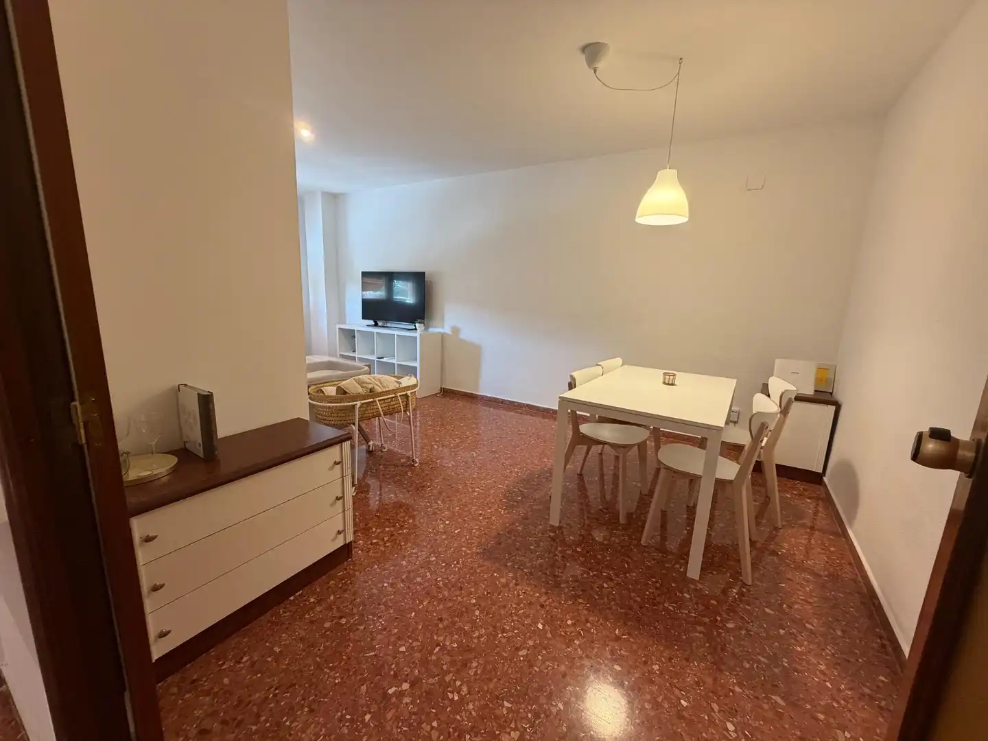Sala de estar de Piso para compartir en Valencia con Aire acondicionado, Trastero y Amueblado