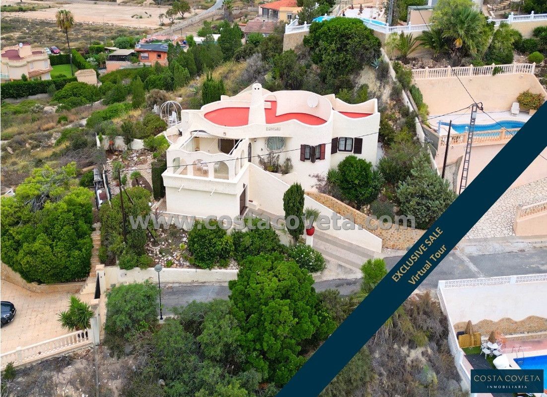 Vista exterior de Casa o xalet en venda en El Campello amb Jardí privat, Terrassa i Traster