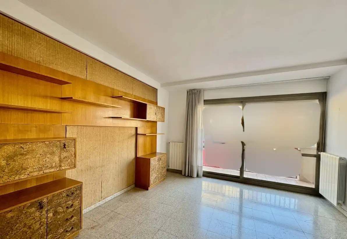 Sala d'estar de Pis en venda en Barcelona amb Balcó