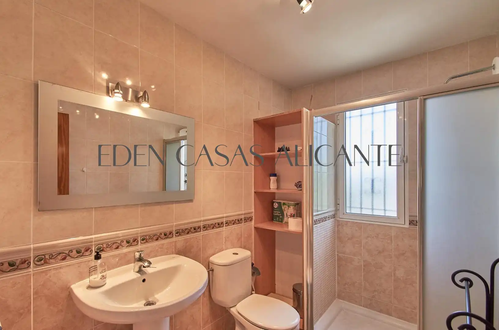 Baño de Casa o chalet en venta en Busot con Aire acondicionado, Calefacción y Jardín privado