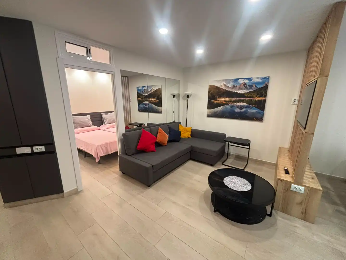 Sala d'estar de Pis en venda en Las Palmas de Gran Canaria amb Moblat i Piscina comunitària