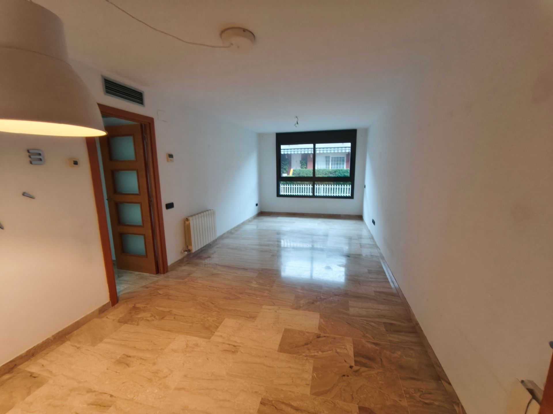 Piso en venta en Travessia Església, Centre