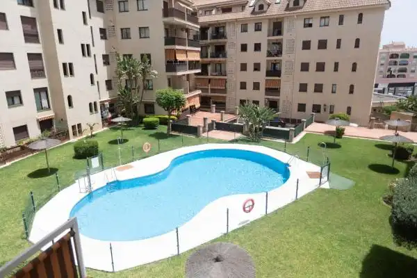 Piso con terraza en venta en Calle la Florida 6