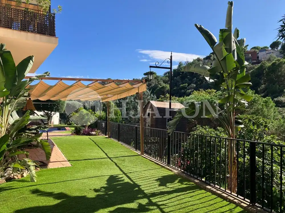 Terrassa de Casa o xalet en venda en Alella amb Aire condicionat, Calefacció i Jardí privat