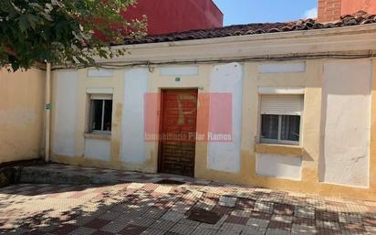 Vista exterior de Casa o xalet en venda en Villaquilambre