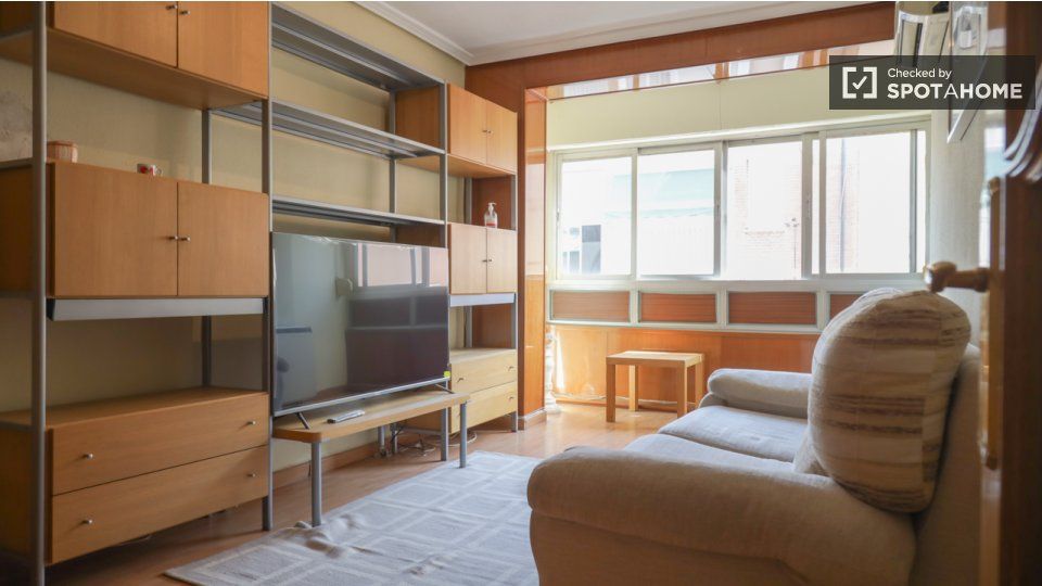 Sala d'estar de Pis de lloguer en  Madrid Capital amb Aire condicionat, Calefacció i Moblat