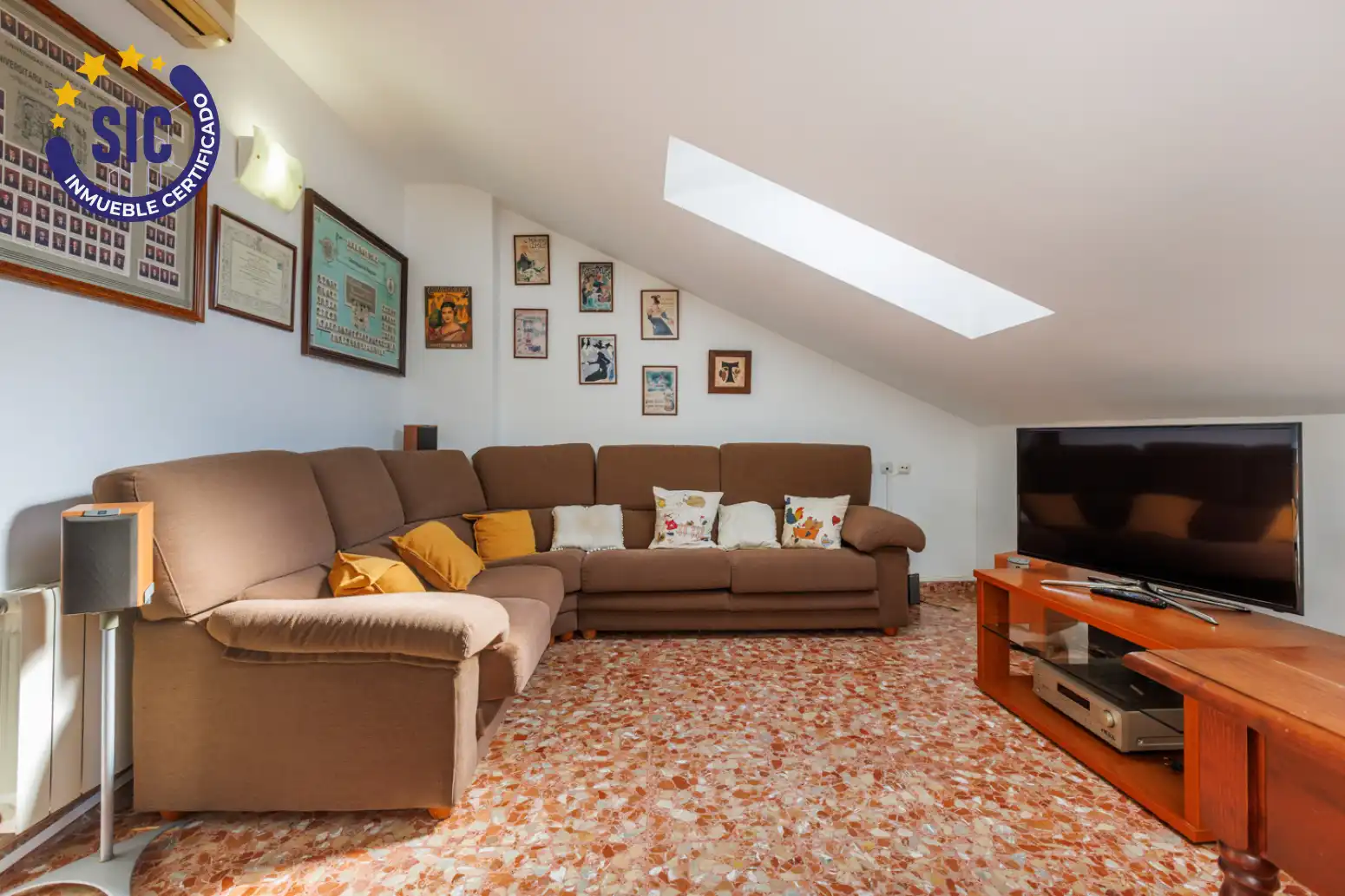 Sala d'estar de Casa o xalet en venda en L'Alcúdia de Crespins amb Aire condicionat, Terrassa i Balcó