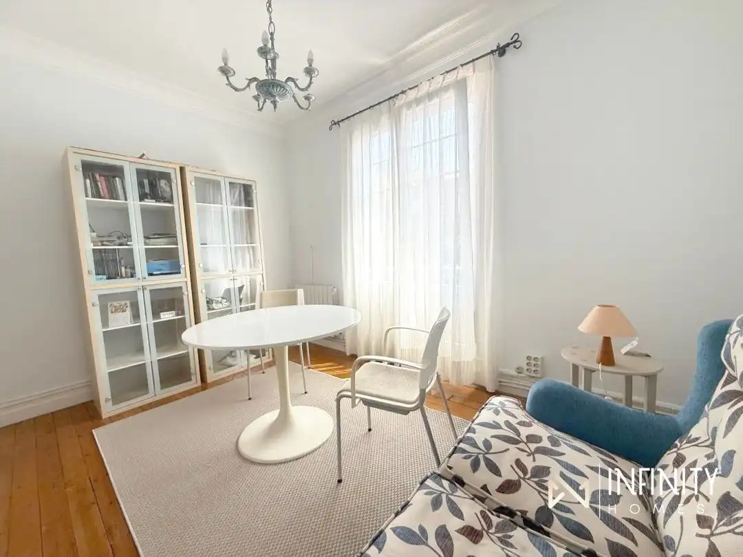 Habitación de Piso de alquiler en Bilbao  con Calefacción, Terraza y Balcón