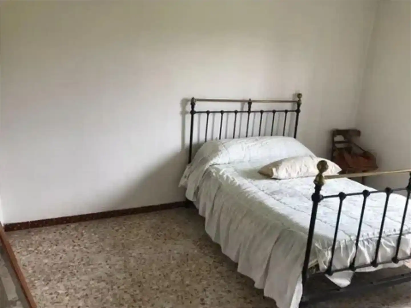 Habitación de Finca rústica en venta en Cuéllar con Jardín privado y Amueblado