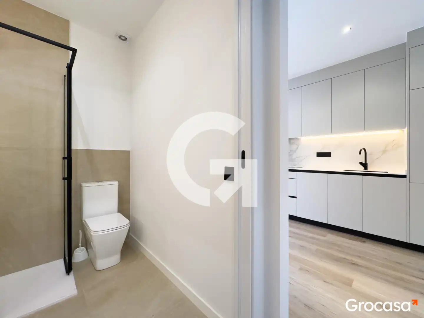 Baño de Piso en venta en Barcelona con Aire acondicionado, Calefacción y Horno
