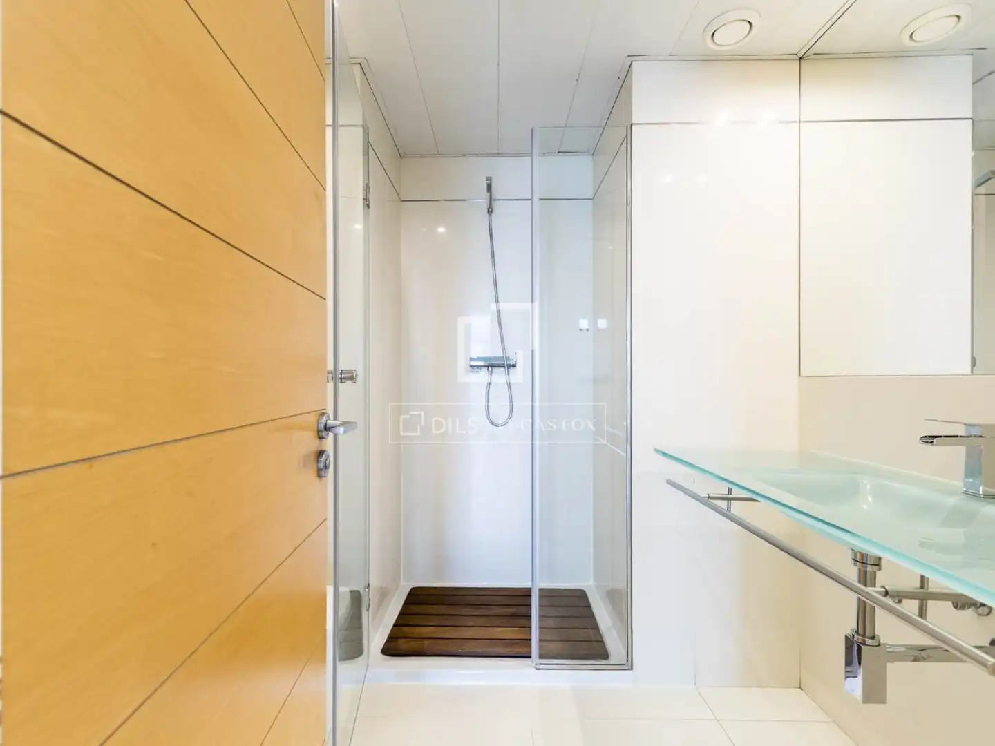 Baño de Piso en venta en Barcelona con Aire acondicionado, Calefacción y Jardín privado