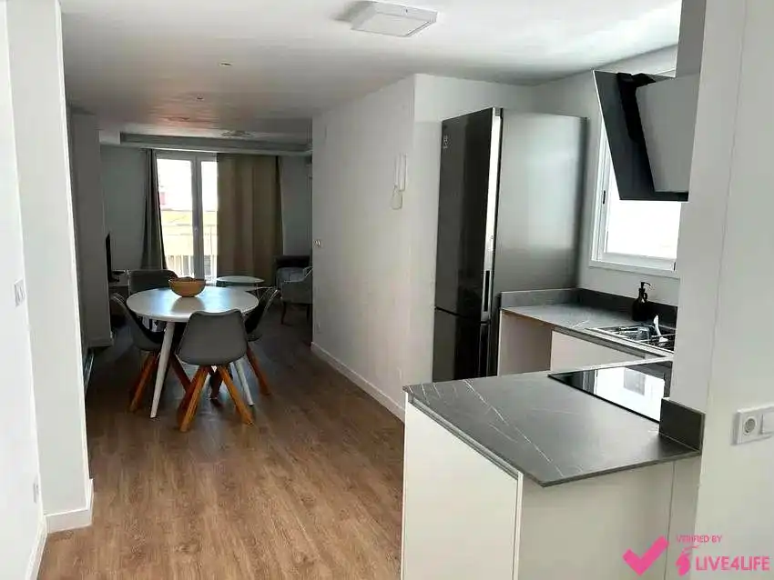 Flat for rent in calle de la Reina, El Cabanyal - El Canyamelar