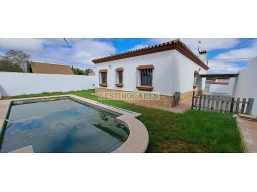 Vista exterior de Casa o xalet en venda en Chiclana de la Frontera
