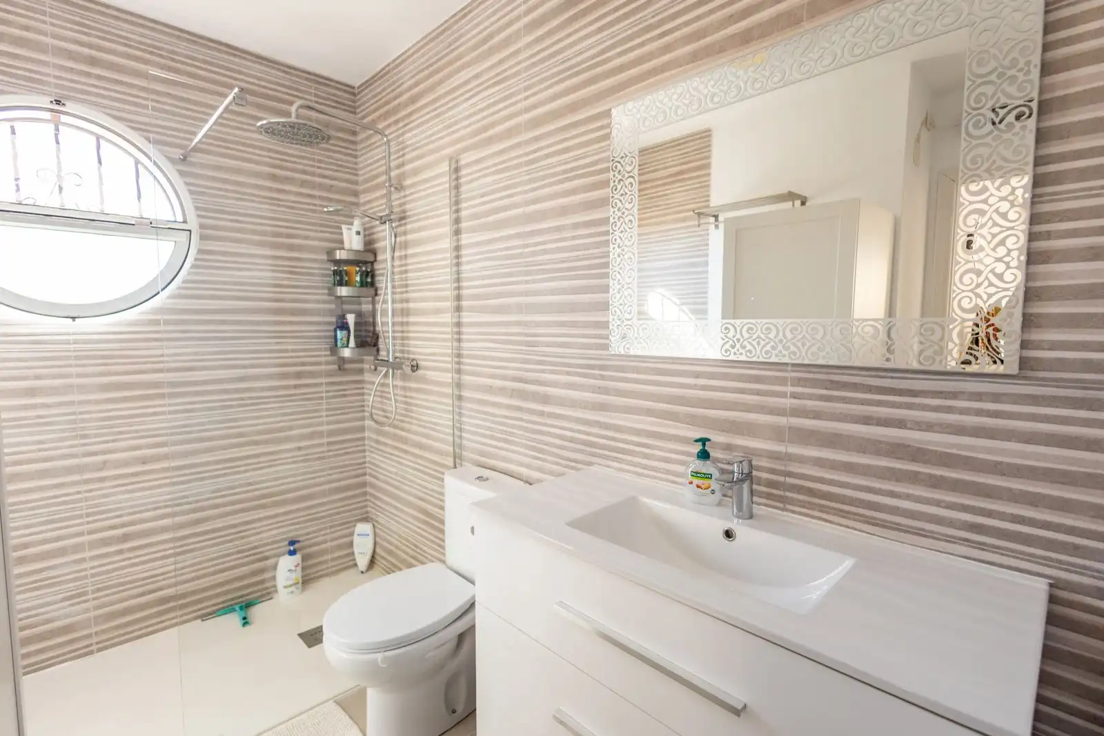 Baño de Casa adosada en venta en Orihuela con Jardín privado, Terraza y Piscina