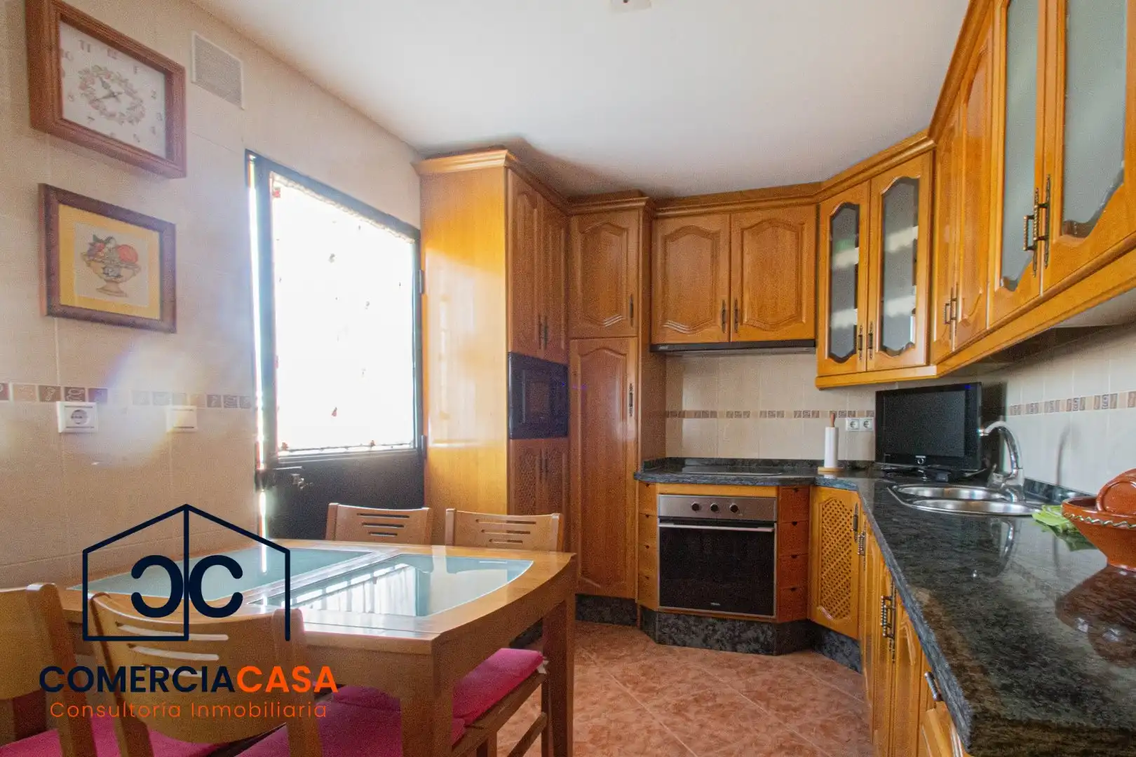 Cocina de Casa adosada en venta en Jun con Aire acondicionado, Calefacción y Terraza