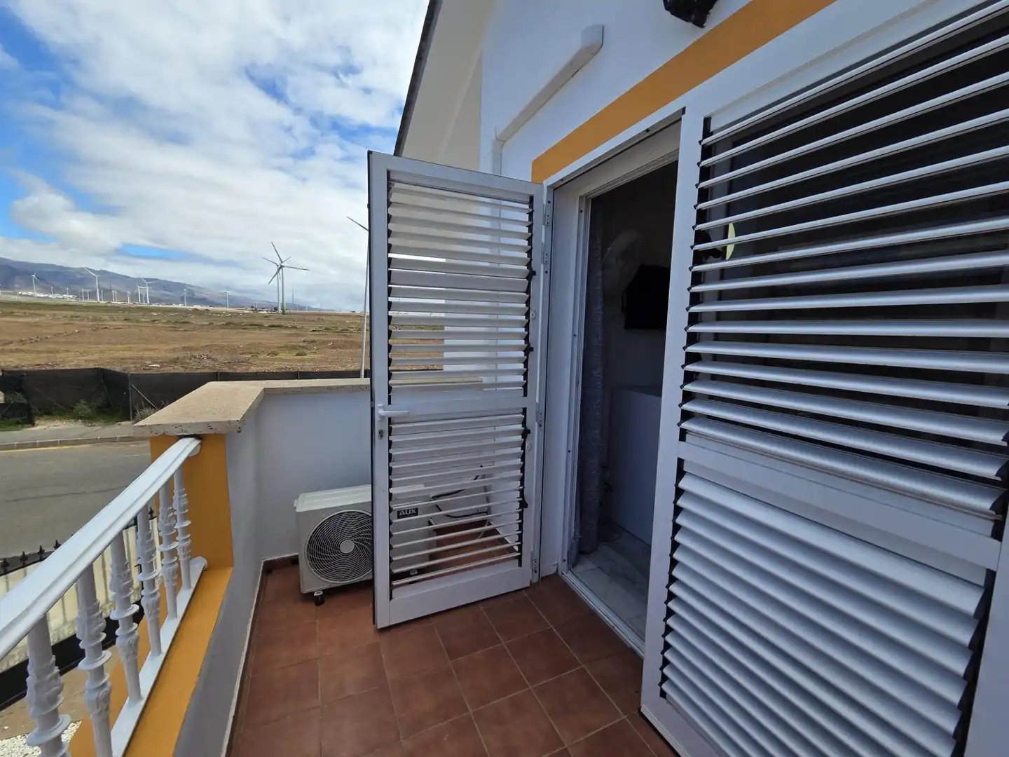 Balcony of Detached homes for sale in San Bartolomé de Tirajana  with Air Conditioner, Private garden and Terrace