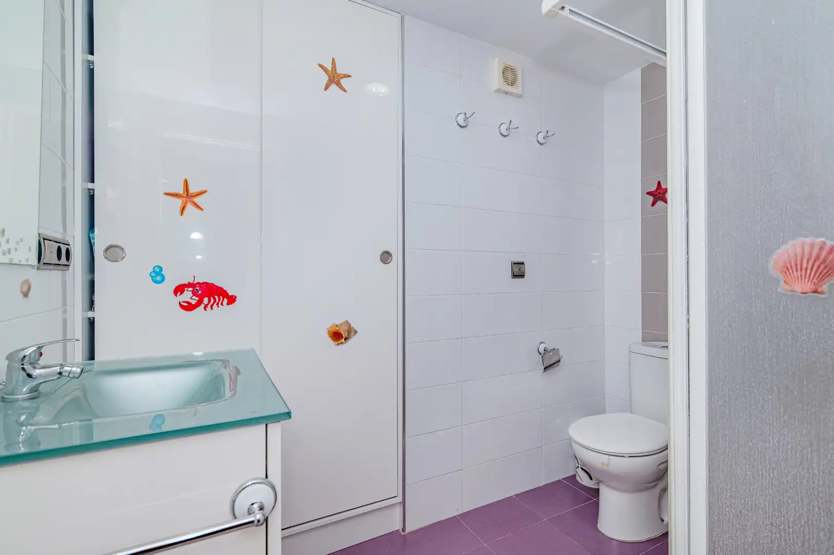 Badezimmer von Wohnung zur Miete in Almuñécar mit Klimaanlage, Heizung und Terrasse