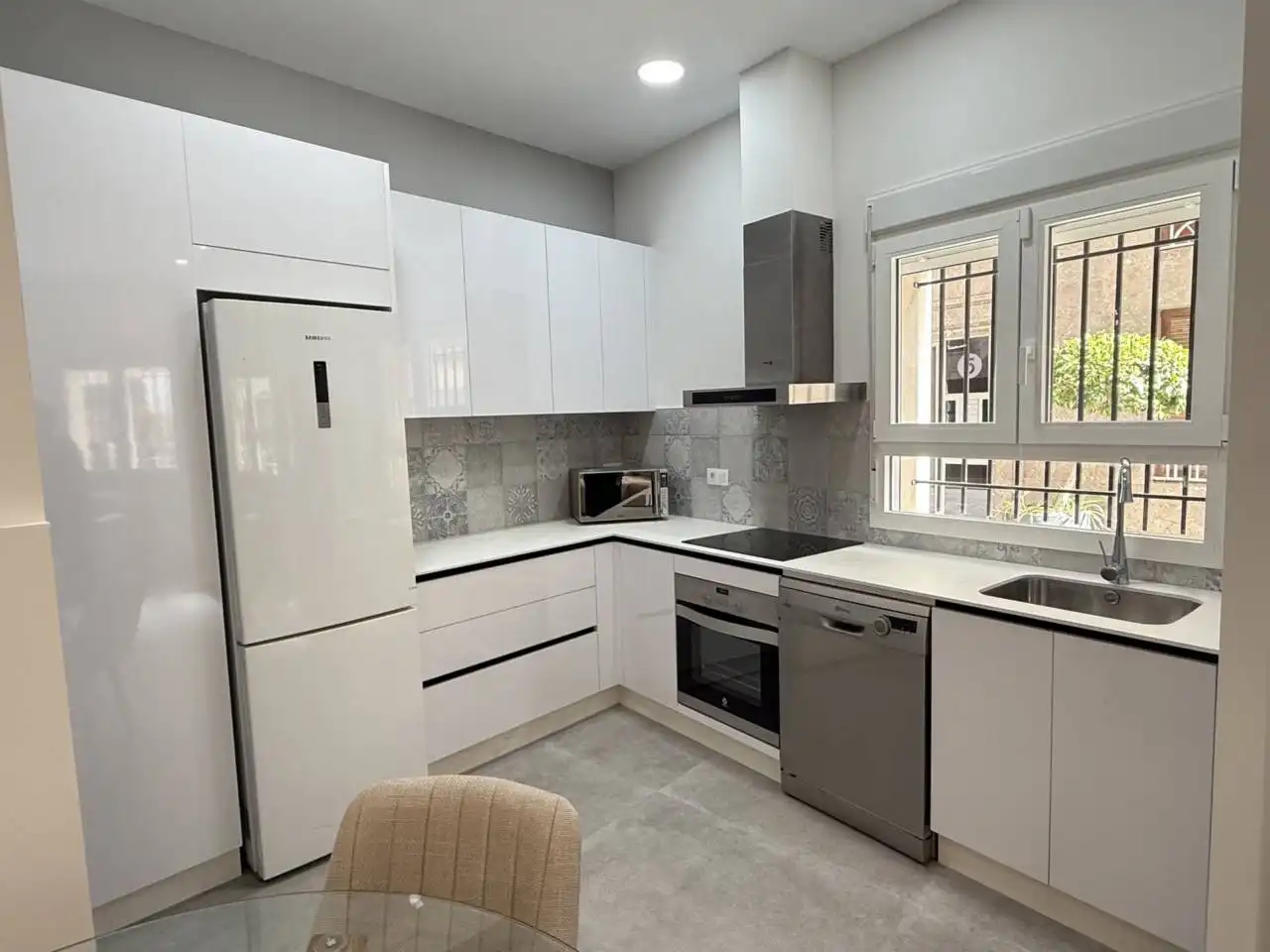 Cuina de Loft de lloguer en Elche / Elx amb Aire condicionat i Moblat