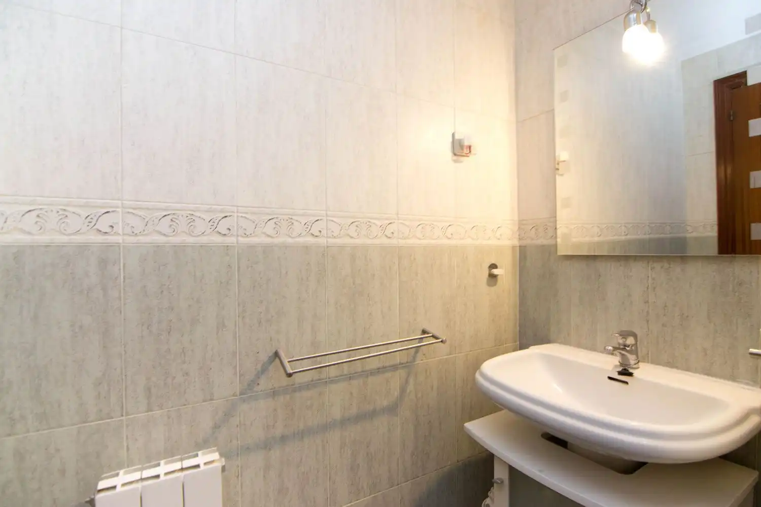 Badezimmer von Wohnung zur Miete in Villanueva de la Cañada mit Klimaanlage